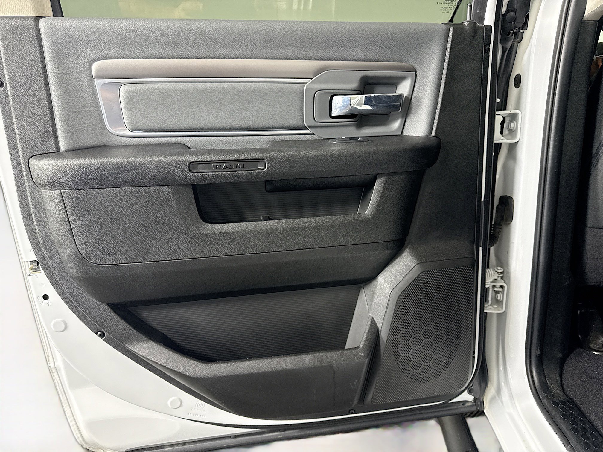 Used 2022 RAM 1500 Classic SLT image 25