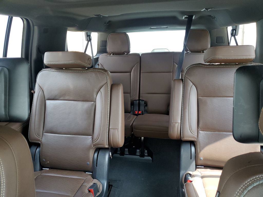 Used 2021 Chevrolet Suburban High Country w/ Premium Package RWD image 20