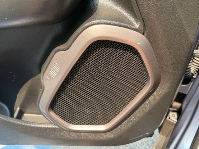 Used 2023 Jeep Renegade Latitude AWD/4WD image 40