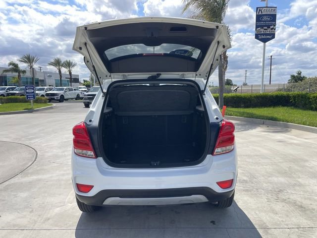 Used 2020 Chevrolet Trax LT w/ LT Convenience Package FWD image 24