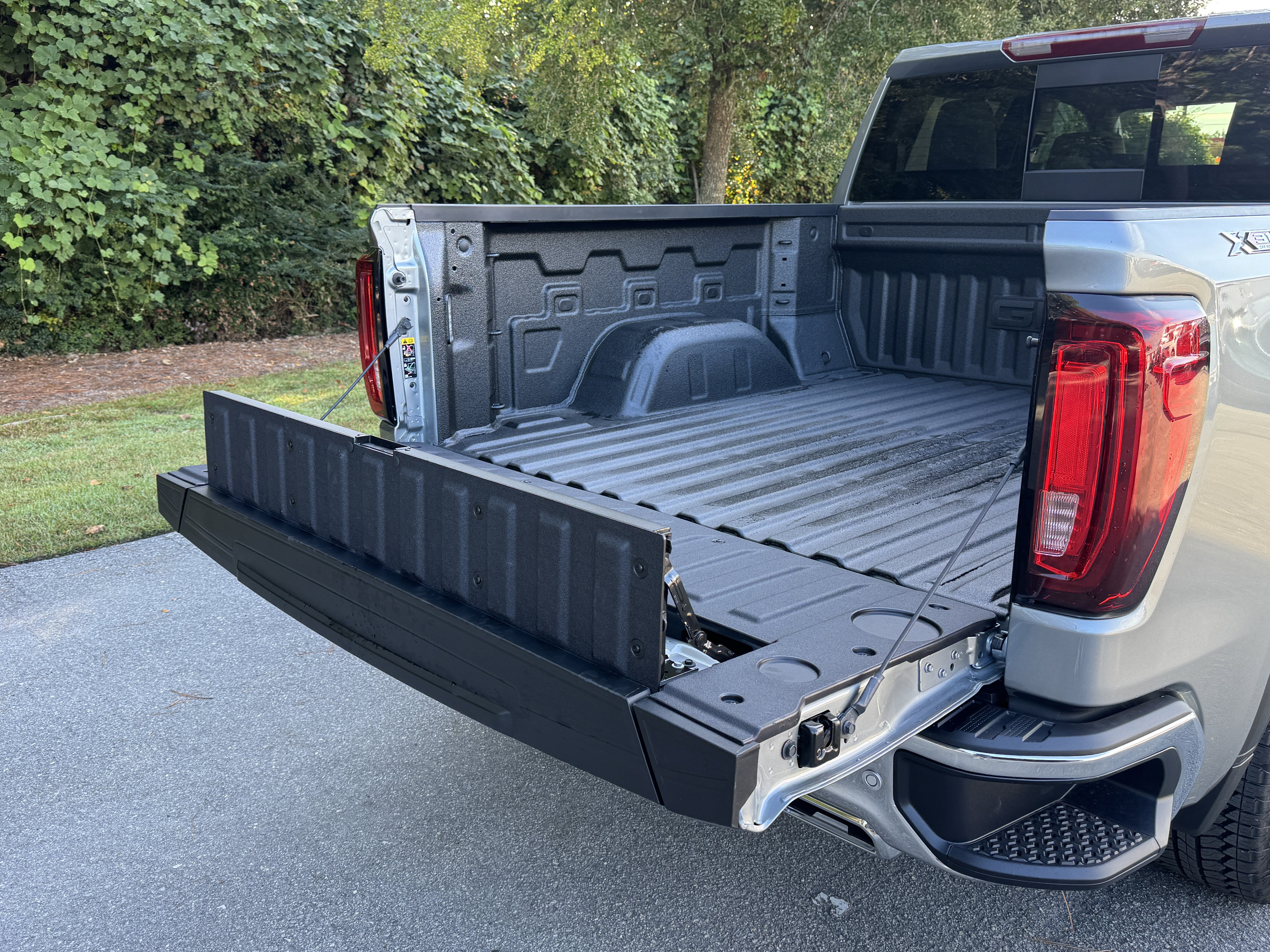 New 2026 GMC Sierra 1500 SLT w/ SLT Premium Plus Package image 8