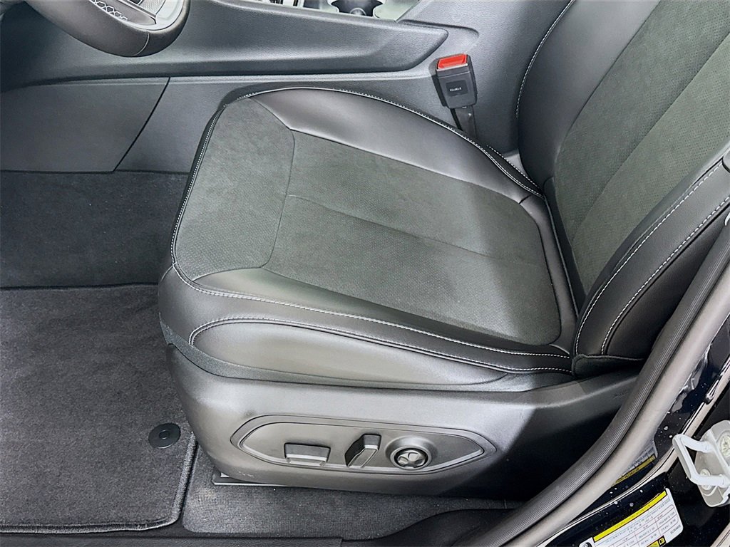 New 2025 Jeep Grand Cherokee Altitude image 21