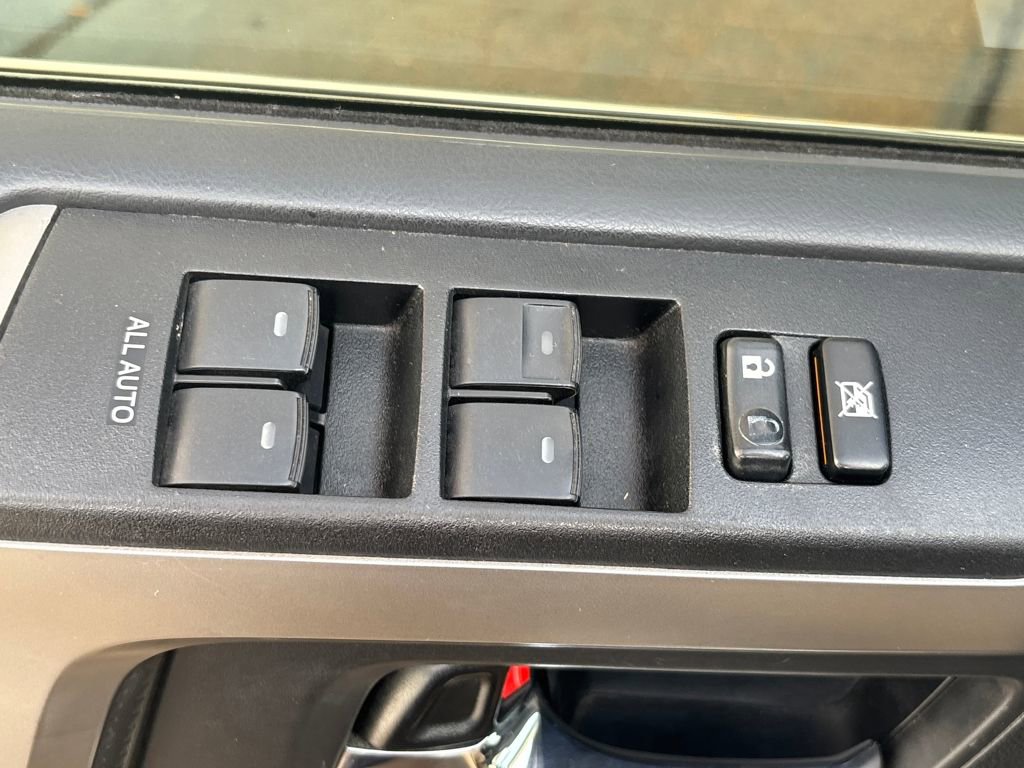 Used 2014 Toyota 4Runner Limited image 7