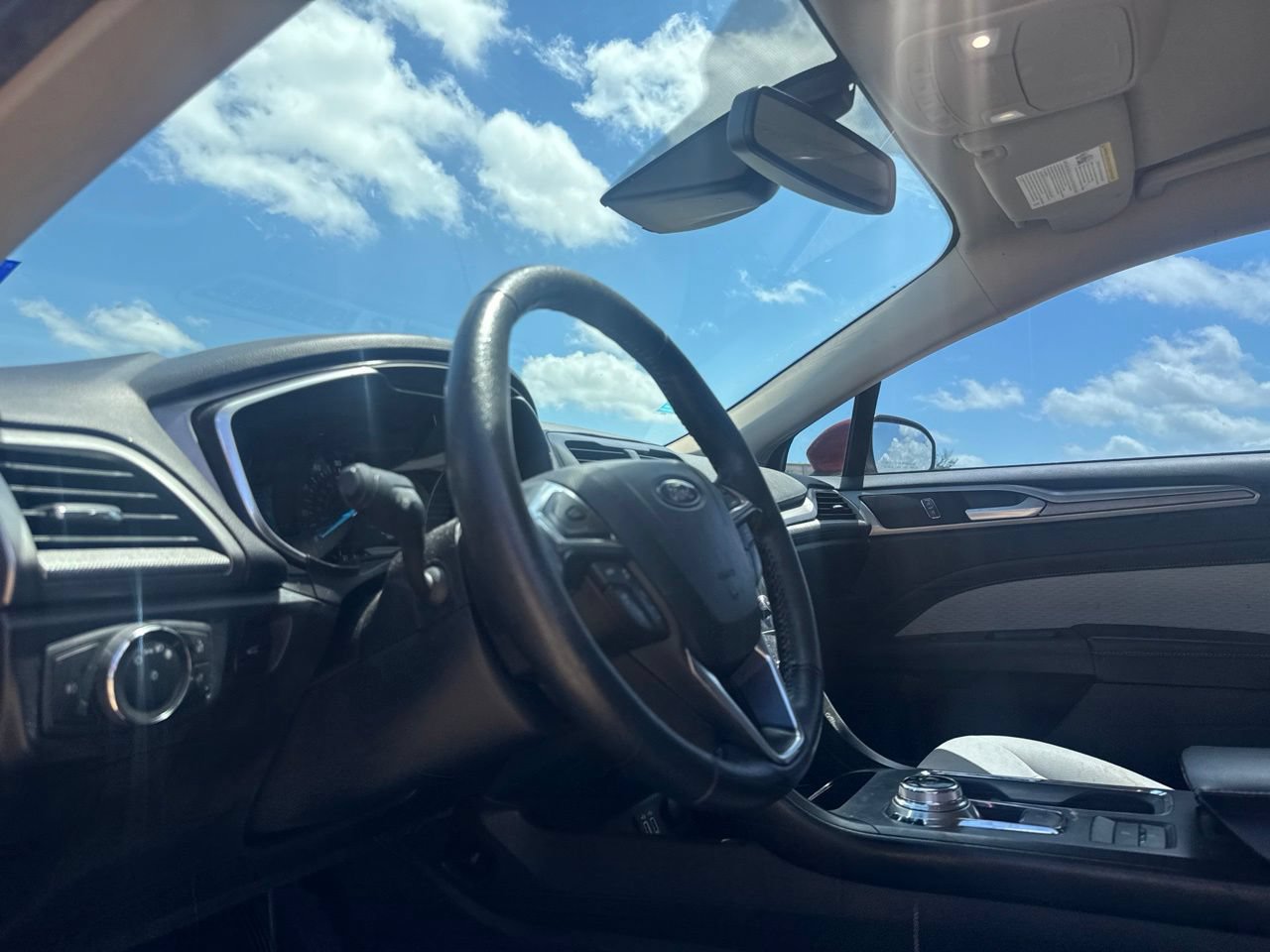 Used 2020 Ford Fusion SE w/ Equipment Group 151A FWD image 34