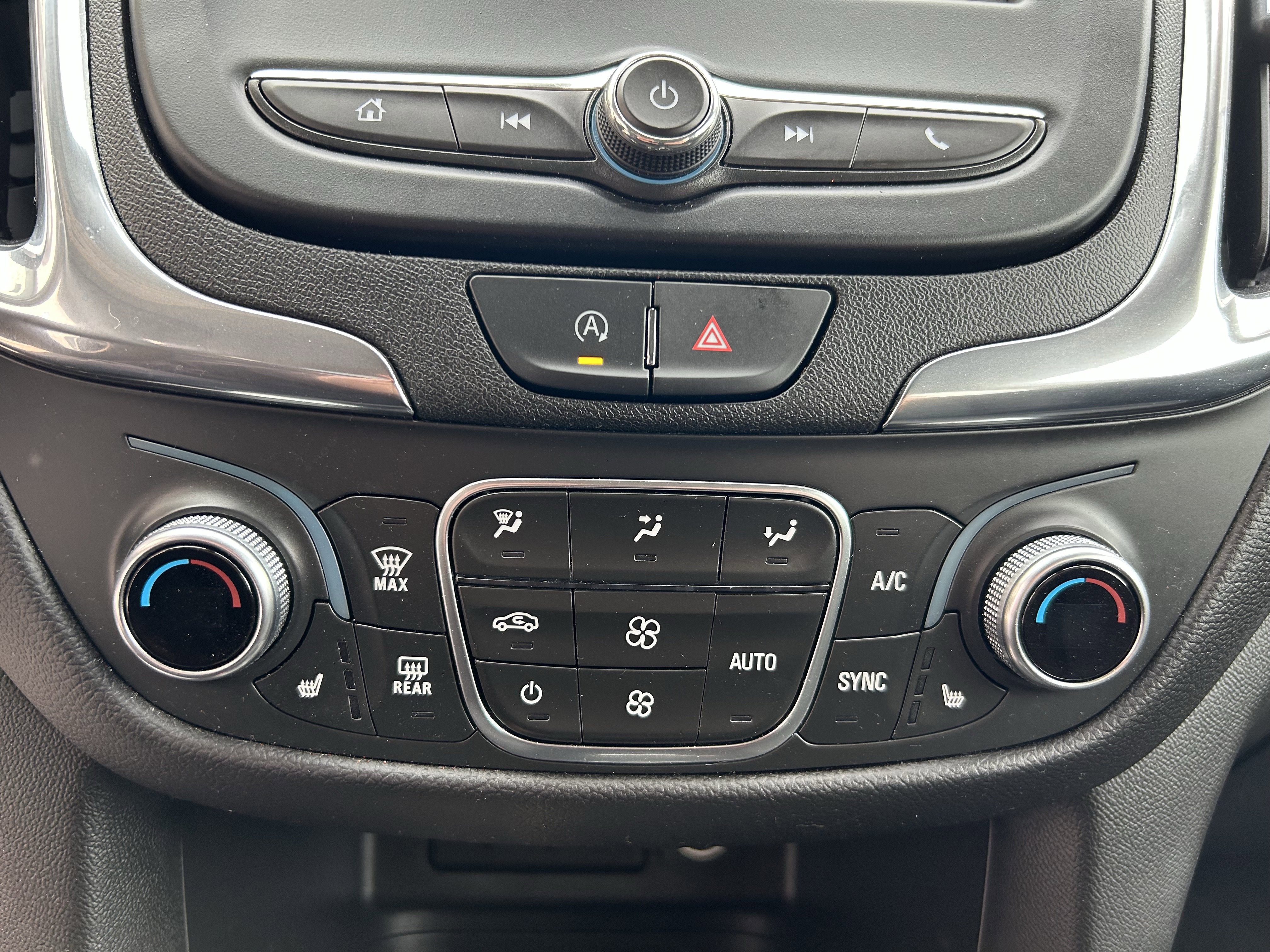 Used 2023 Chevrolet Equinox LT w/ Driver Convenience Package image 28