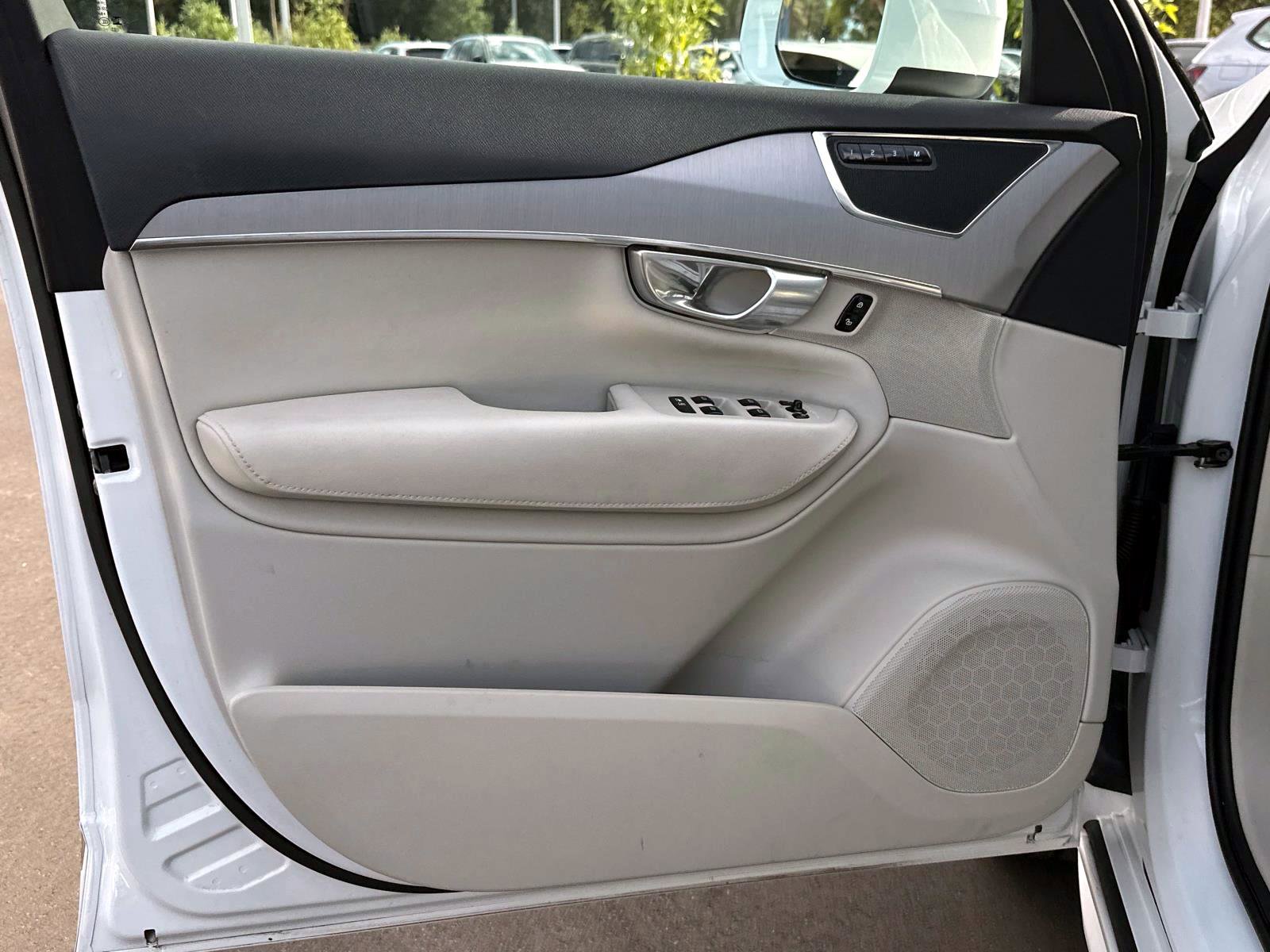 Certified 2024 Volvo XC90 B5 Core image 17