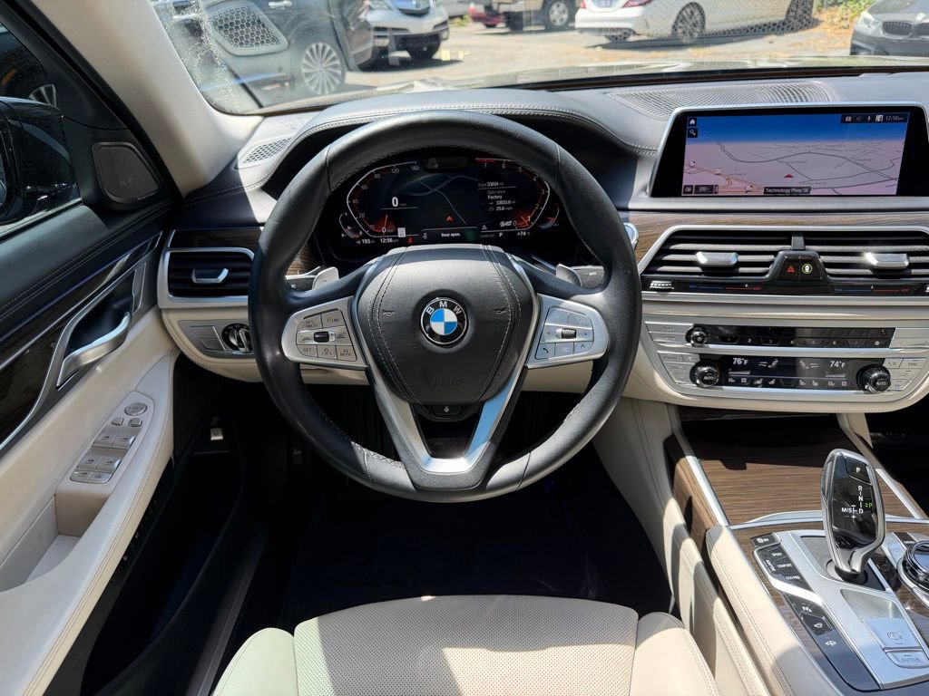 Used 2021 BMW 740i w/ Premium Package RWD image 29