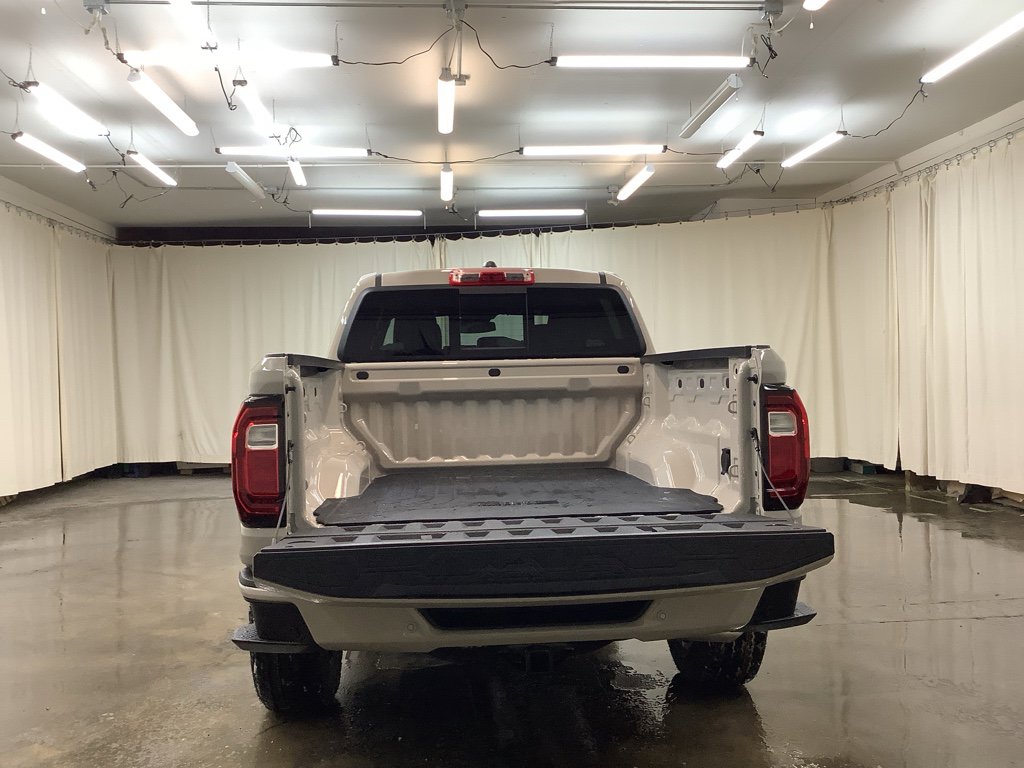 New 2026 GMC Canyon Elevation w/ Convenience Package image 8