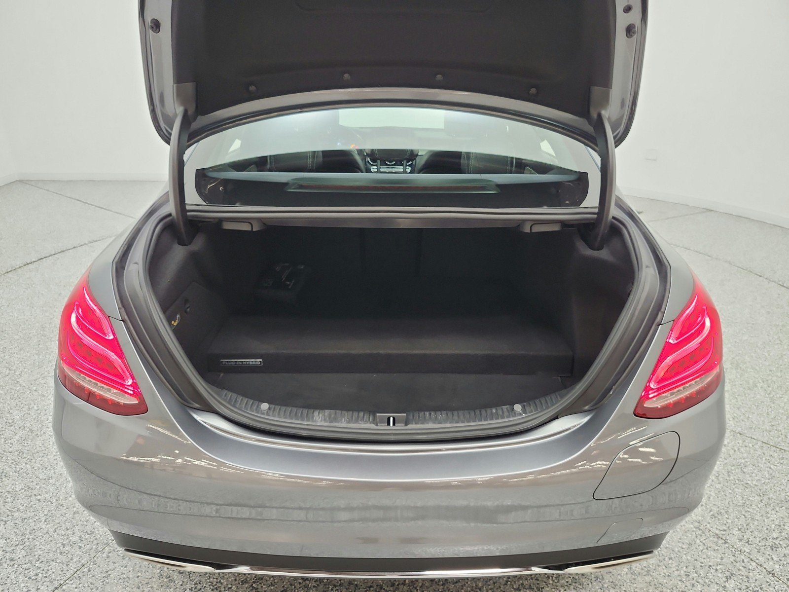 Used 2018 Mercedes-Benz C 350e Sedan image 17
