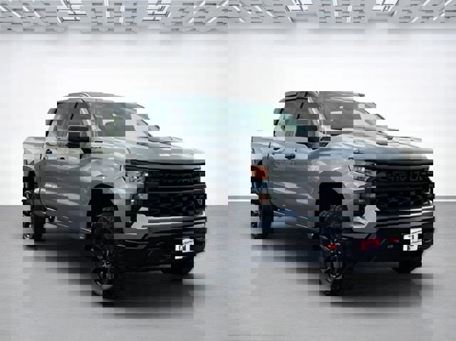 Used 2024 Chevrolet Silverado 1500 Custom Trail Boss w/ LPO, Dark Essentials Package image 2