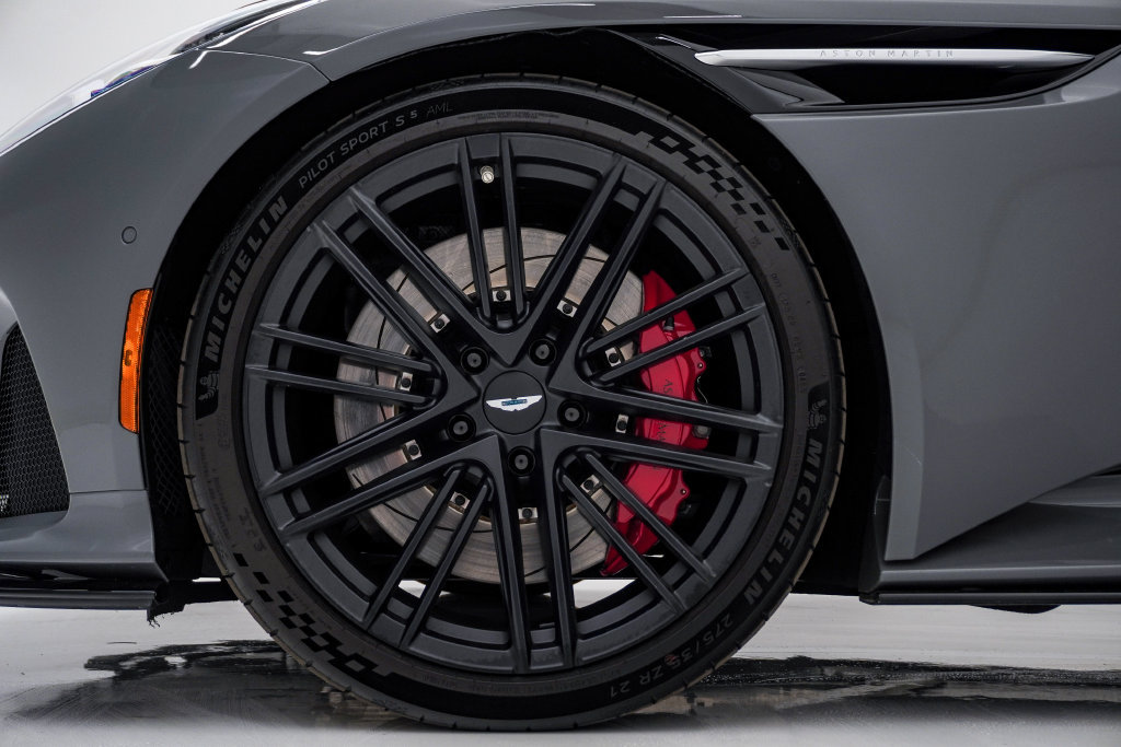 Used 2024 Aston Martin DB12 Coupe RWD image 15