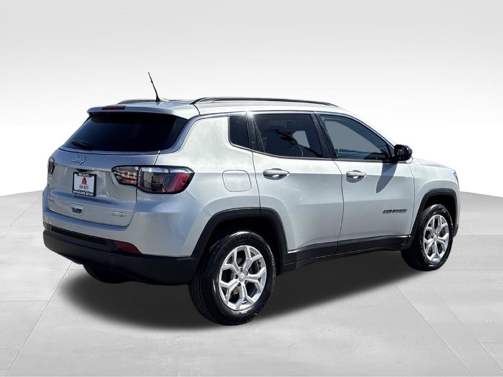 Certified 2024 Jeep Compass Latitude AWD/4WD image 3