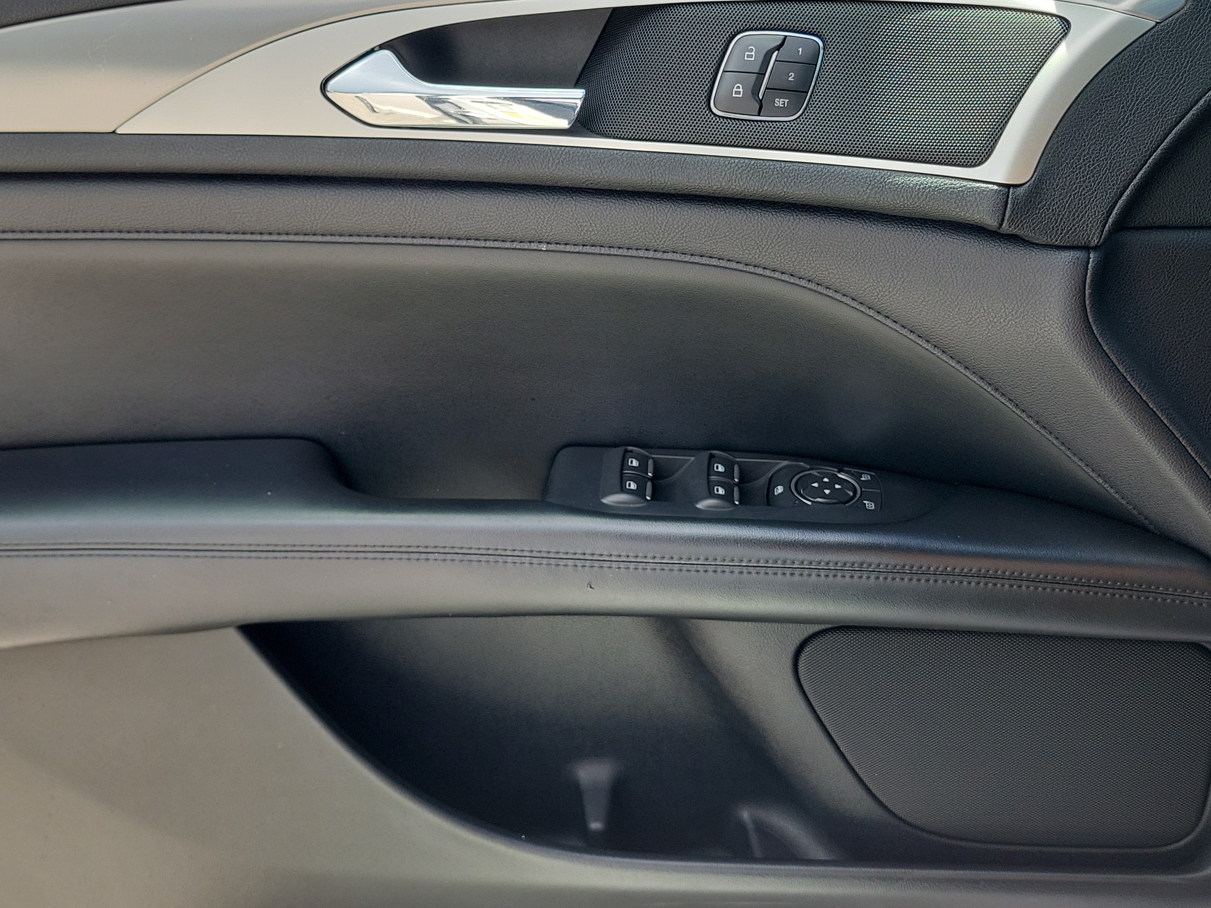 Used 2020 Lincoln MKZ FWD image 24