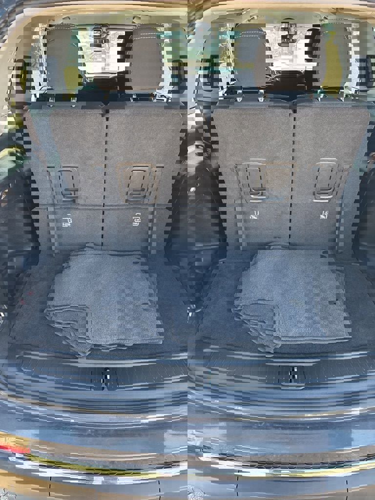 Used 2022 Jeep Grand Cherokee L Laredo w/ Luxury Tech Group I image 33