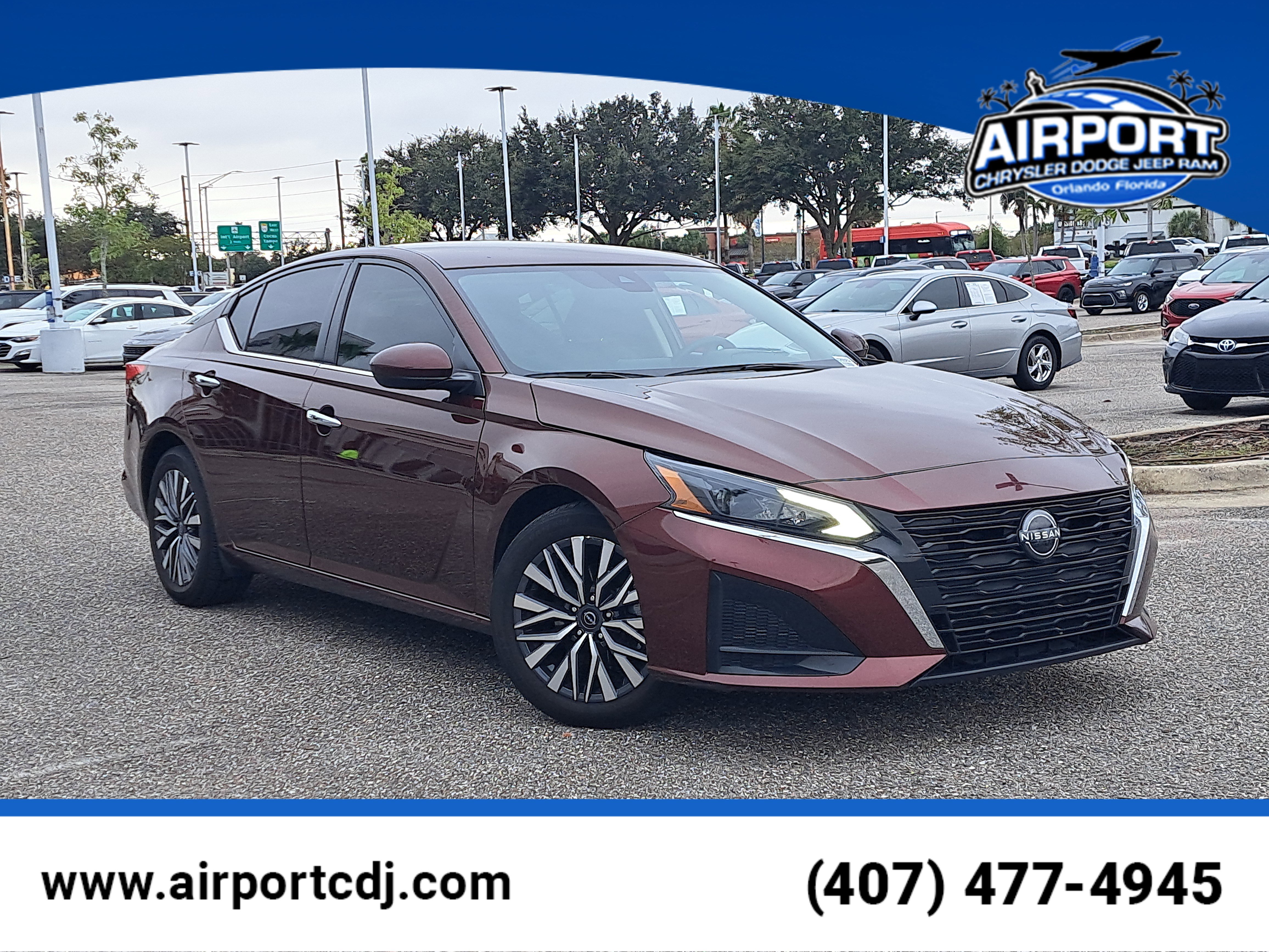 Used 2023 Nissan Altima 2.5 SV image 1