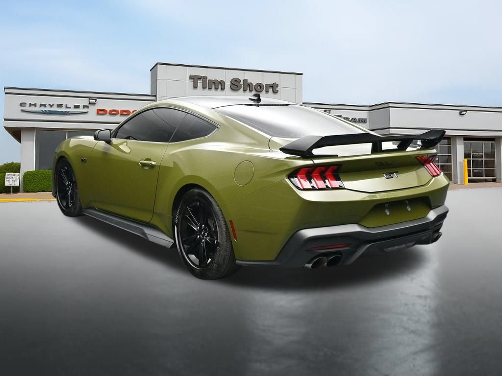 Used 2024 Ford Mustang GT RWD image 3