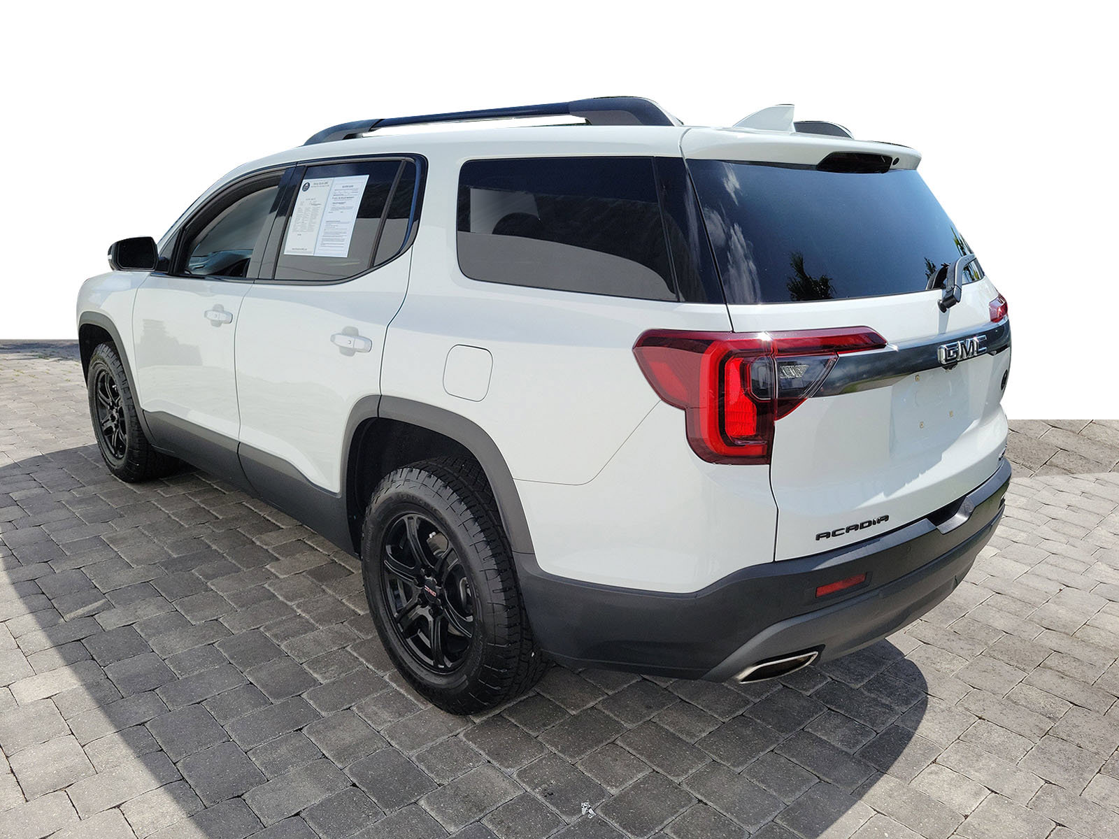 Used 2022 GMC Acadia AT4 w/ Technology Package AWD/4WD image 4