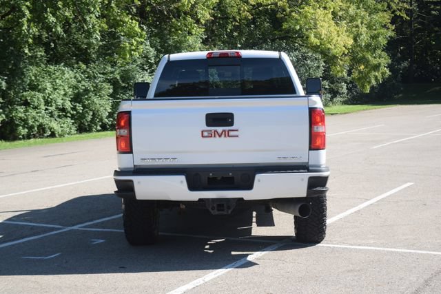 Used 2019 GMC Sierra 2500 Denali w/ Duramax Plus Package AWD/4WD image 23