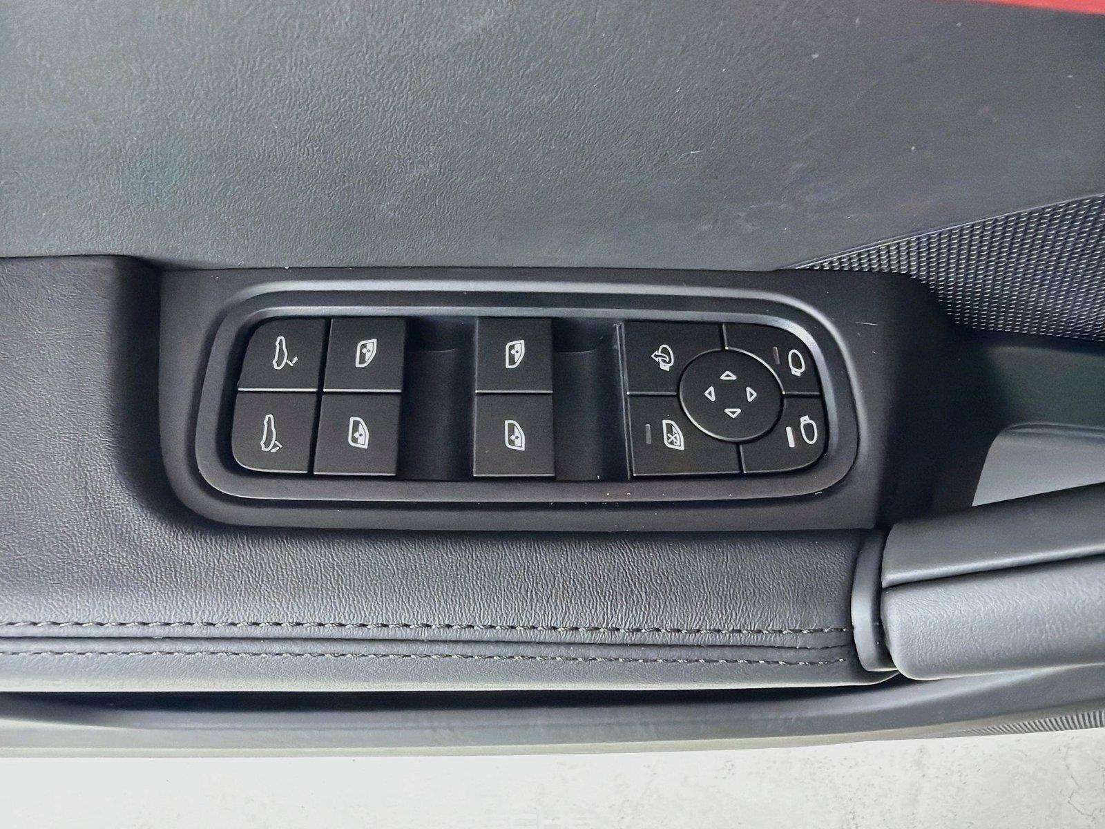 New 2026 Porsche Cayenne Coupe AWD/4WD image 9