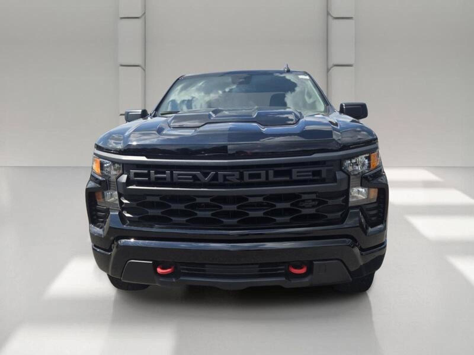 Used 2023 Chevrolet Silverado 1500 Custom Trail Boss w/ LPO, Dark Essentials Package AWD/4WD image 2
