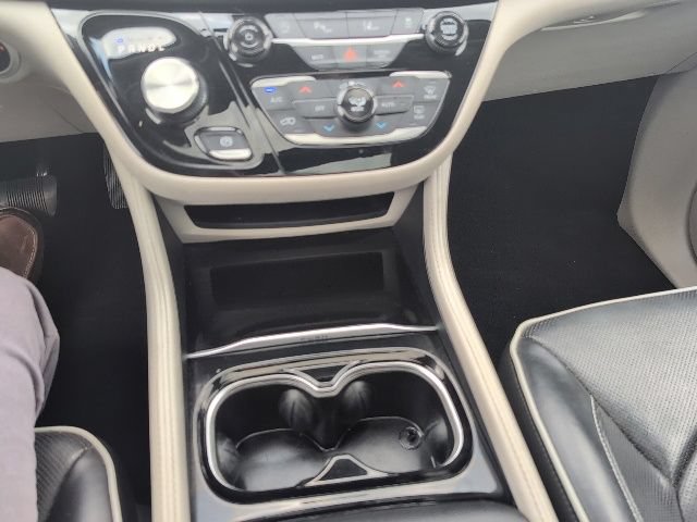 Used 2023 Chrysler Pacifica Limited FWD image 5