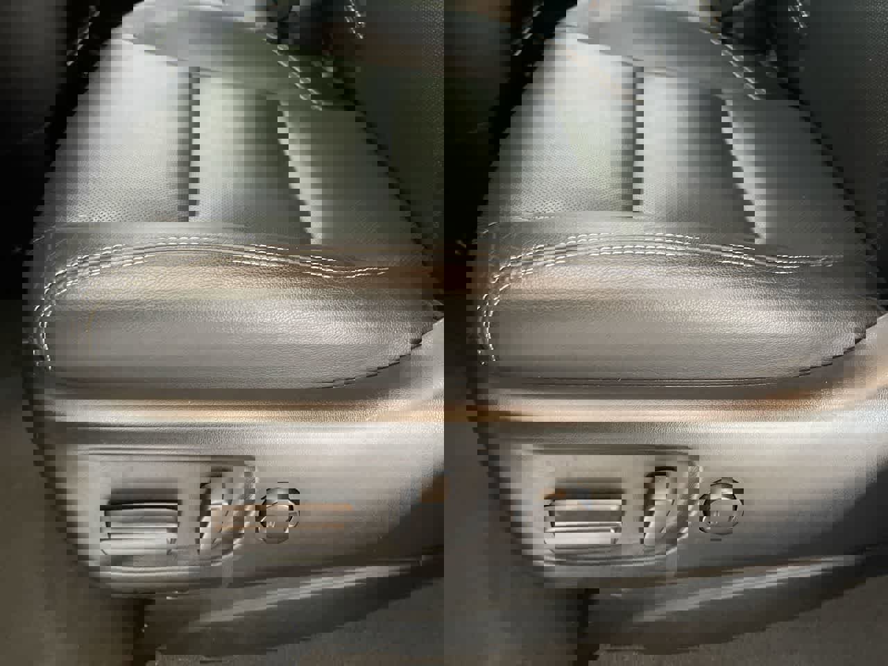 Used 2020 Toyota Sienna SE w/ SE Preferred Package image 12