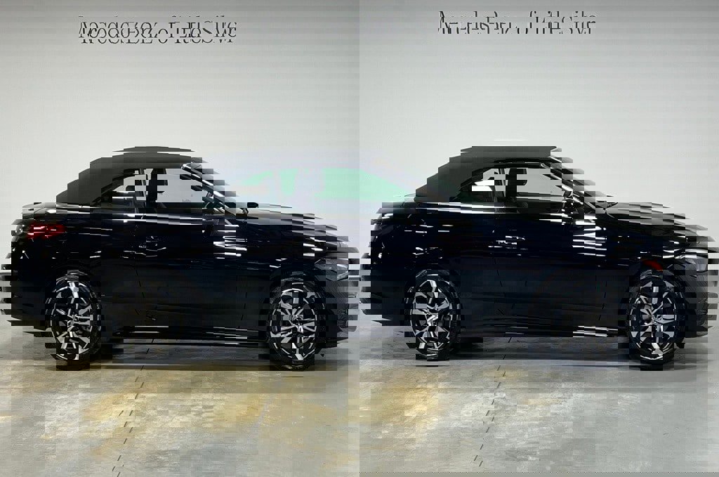 Used 2025 Mercedes-Benz CLE 300 4MATIC Cabriolet image 10