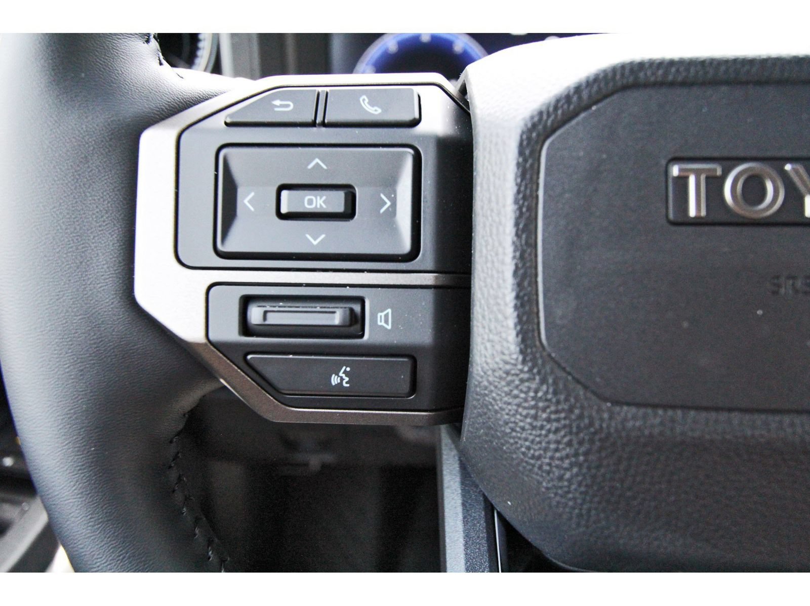 Used 2026 Toyota Land Cruiser w/ Premium Package AWD/4WD image 15