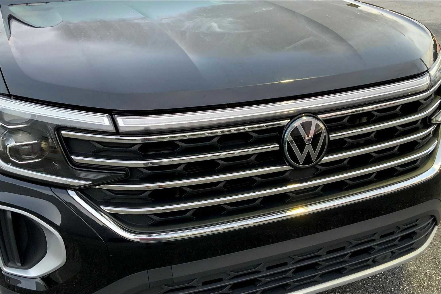 Used 2024 Volkswagen Atlas SE image 28