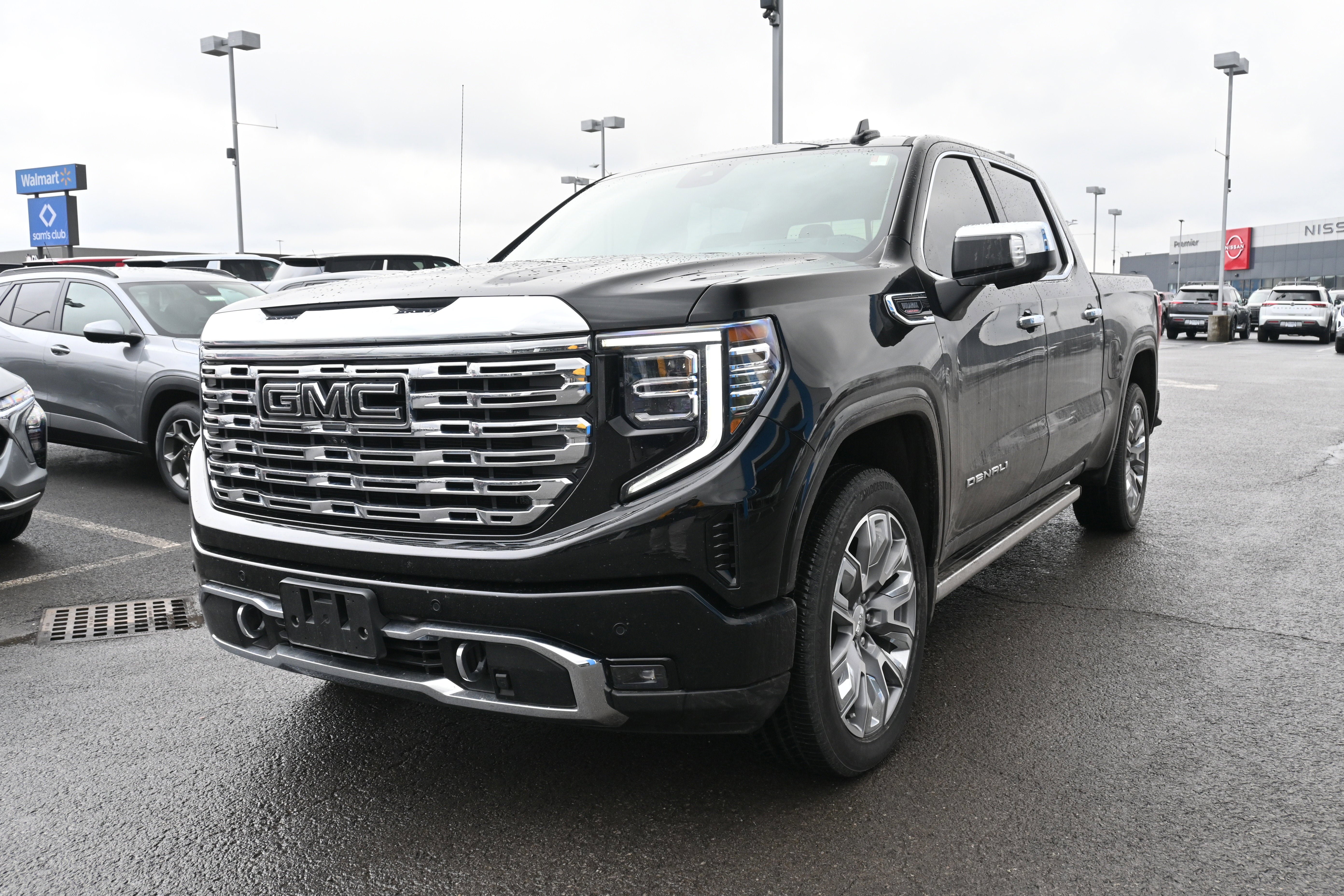 Used 2025 GMC Sierra 1500 Denali w/ Denali Reserve Package AWD/4WD image 4