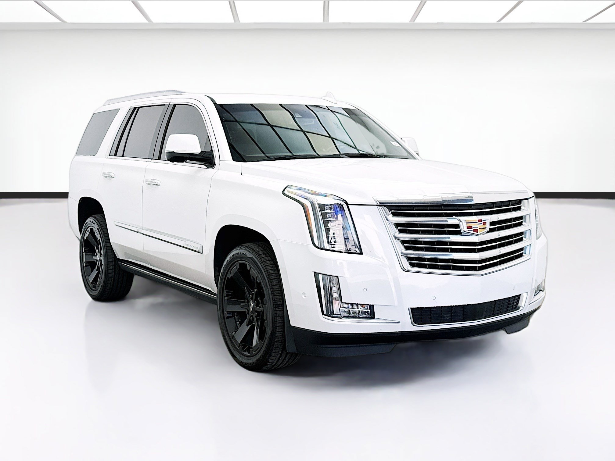 Used 2020 Cadillac Escalade Platinum AWD/4WD image 3