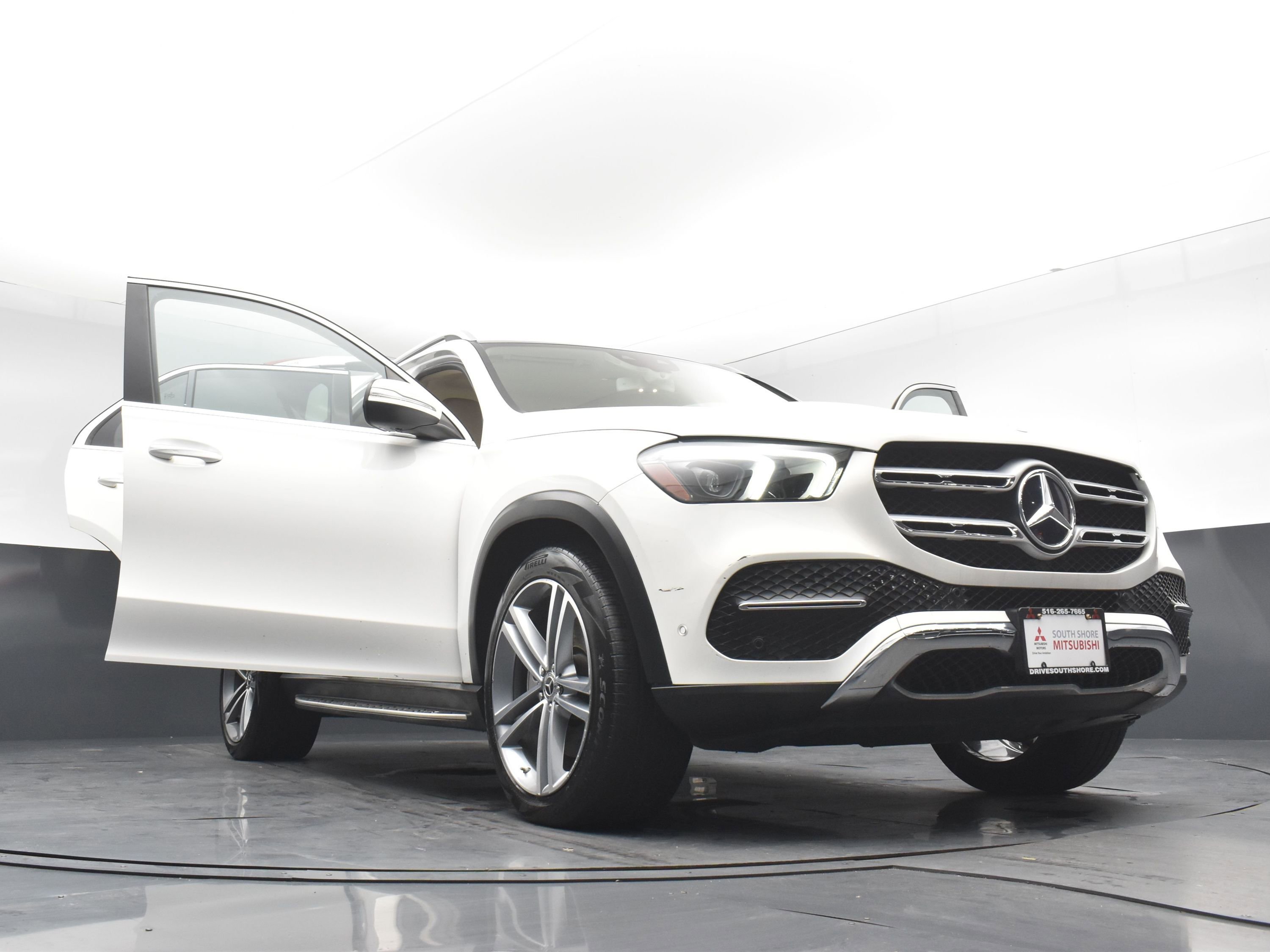 Used 2020 Mercedes-Benz GLE 450 4MATIC w/ MBUX Technology Package image 32