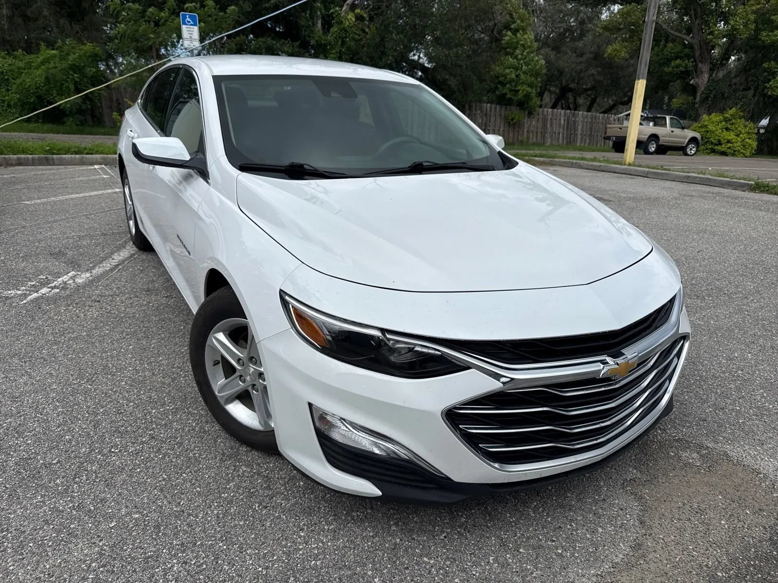 Used 2024 Chevrolet Malibu LS w/ Driver Confidence Package FWD image 4