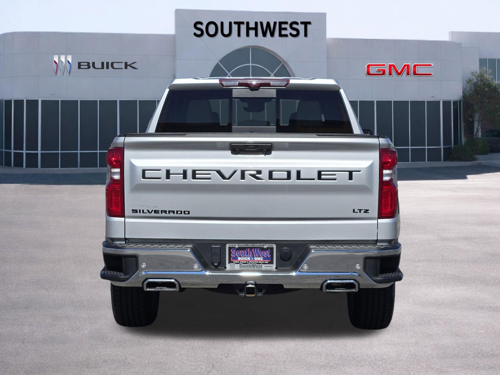 Certified 2022 Chevrolet Silverado 1500 LTZ w/ Technology Package image 8