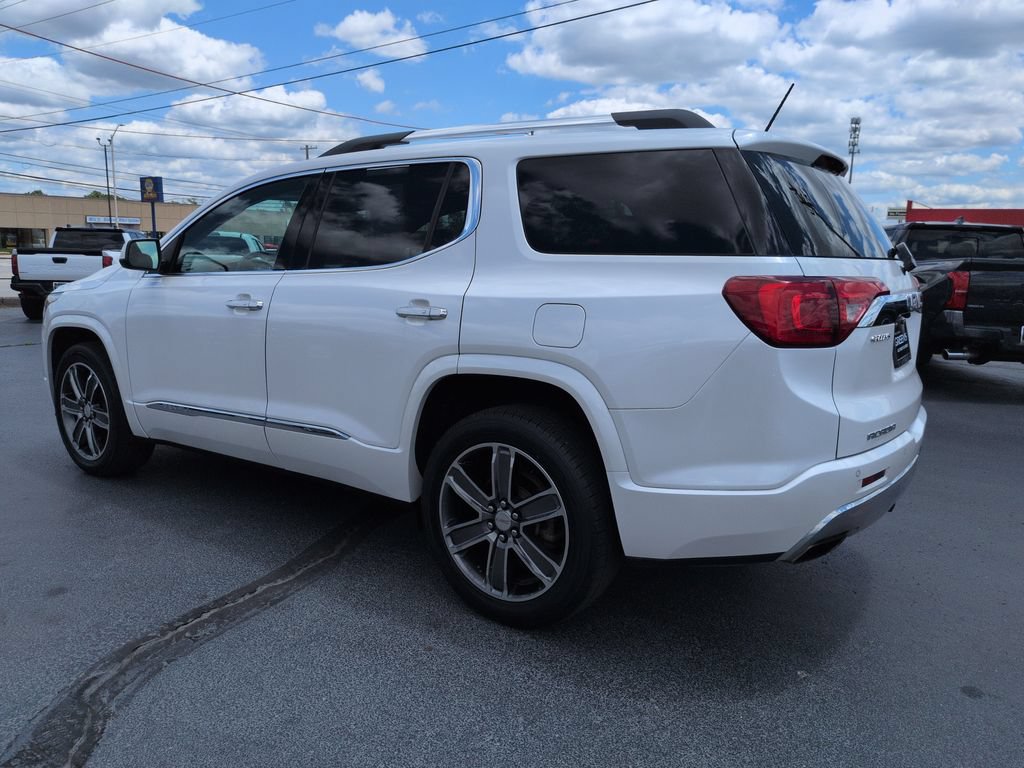 Used 2017 GMC Acadia Denali w/ Technology Package FWD image 3
