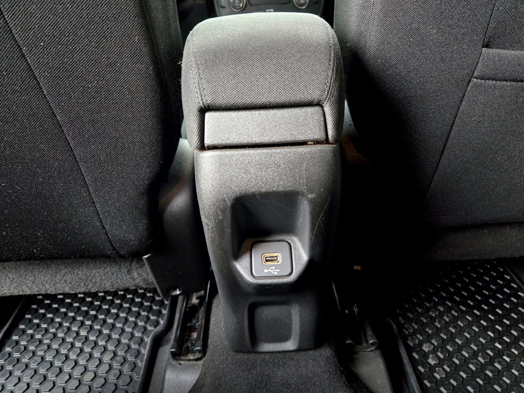Used 2019 Jeep Renegade Latitude w/ Cold Weather Group AWD/4WD image 34