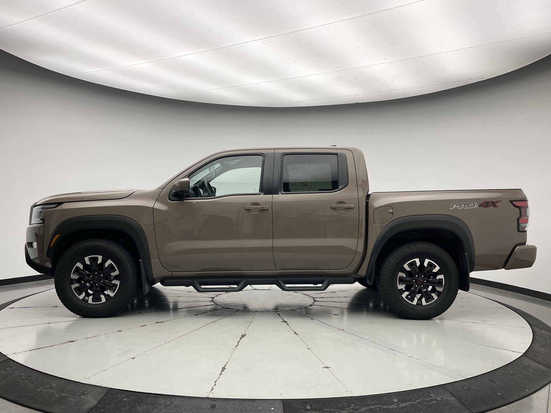 Used 2024 Nissan Frontier PRO-4X w/ Technology Package AWD/4WD image 1