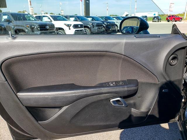 Used 2023 Dodge Challenger SXT image 9