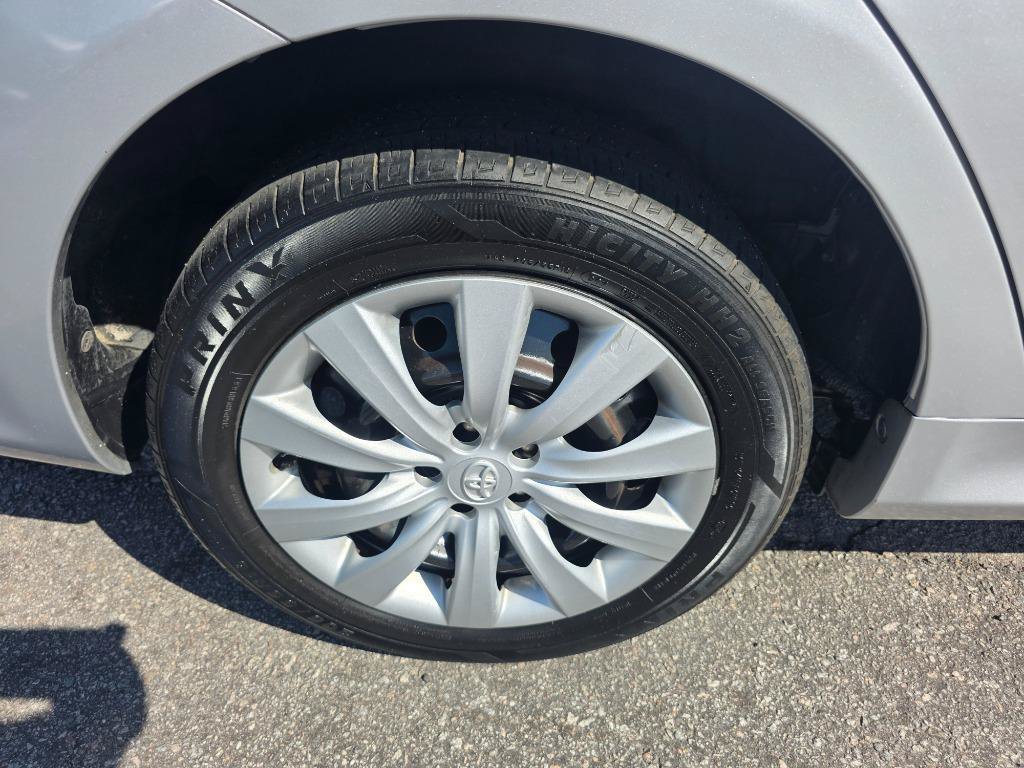 Used 2013 Toyota Corolla LE FWD image 20