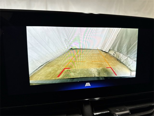 Certified 2025 Chevrolet Trax RS w/ Driver Confidence Package image 18