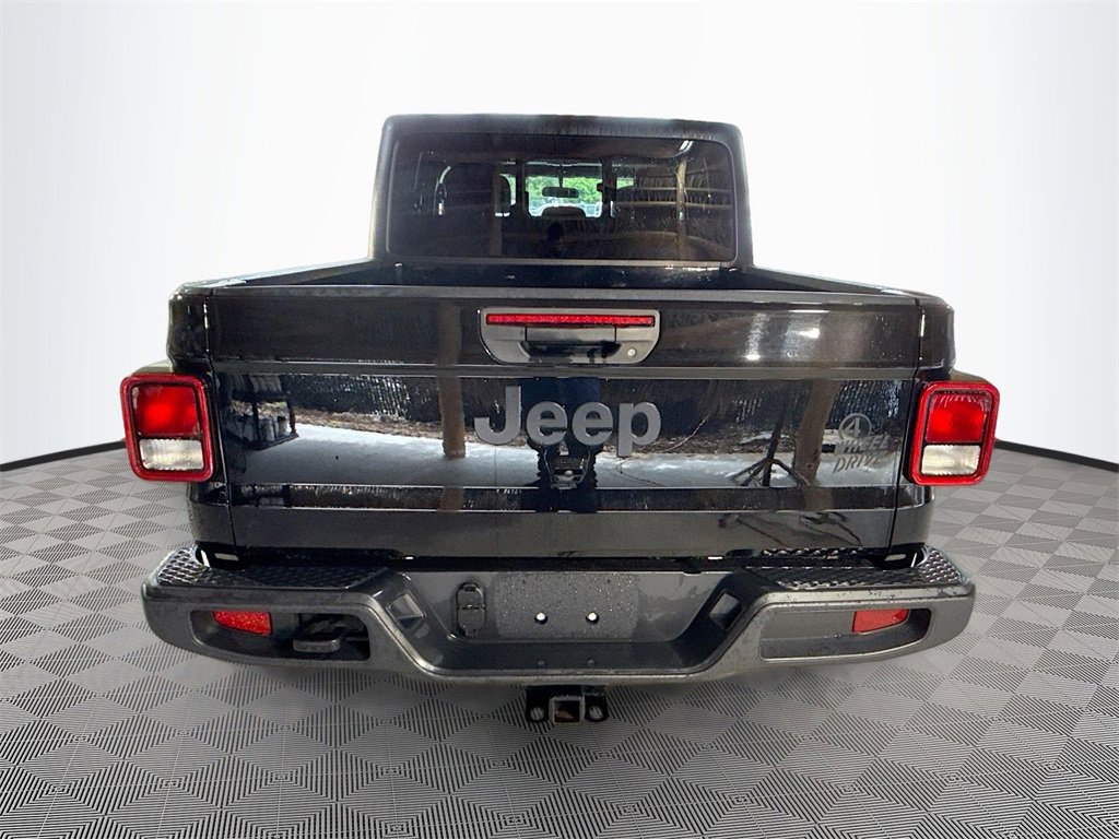 Used 2022 Jeep Gladiator Willys image 7
