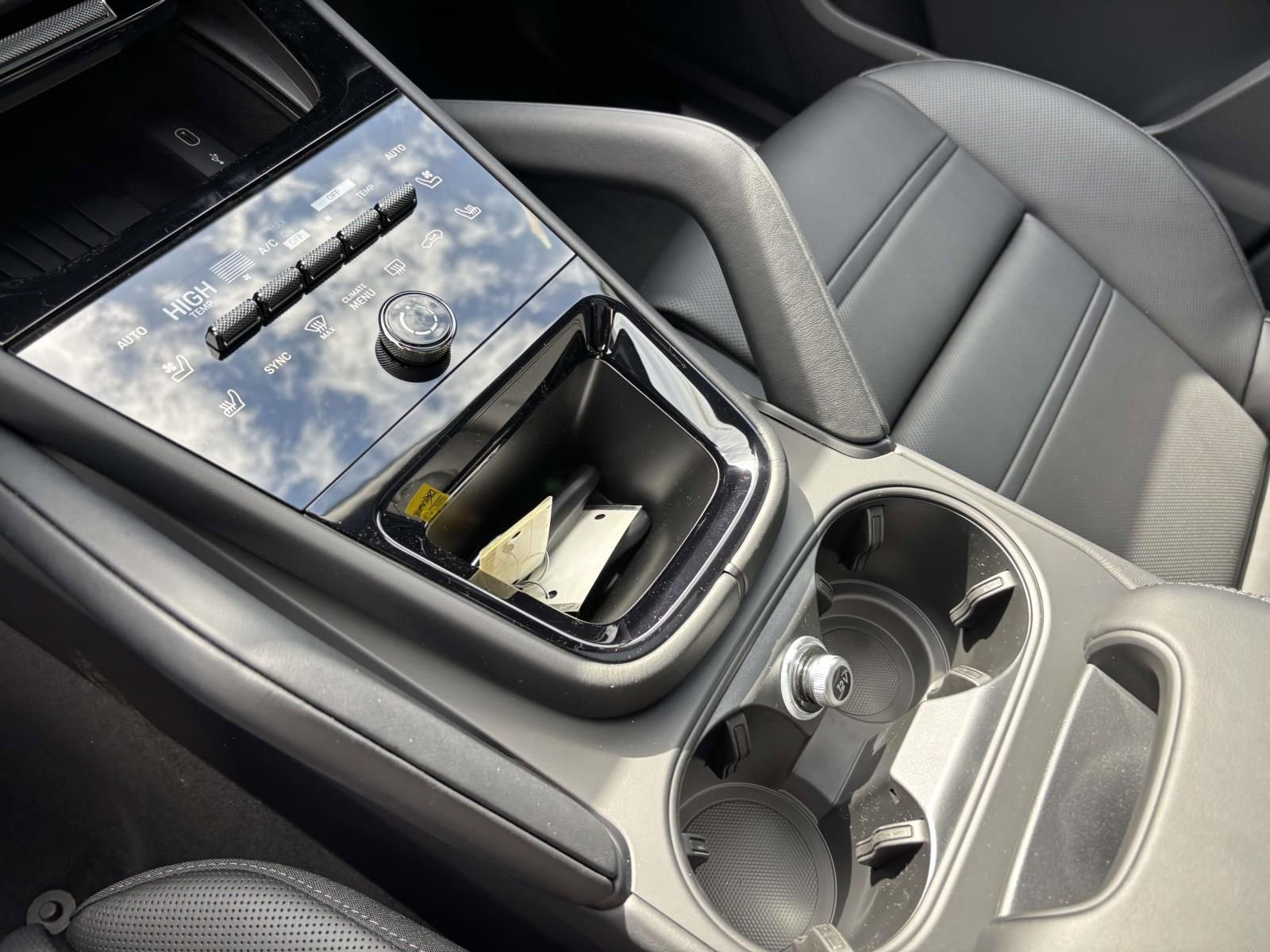 New 2026 Porsche Cayenne Coupe image 34