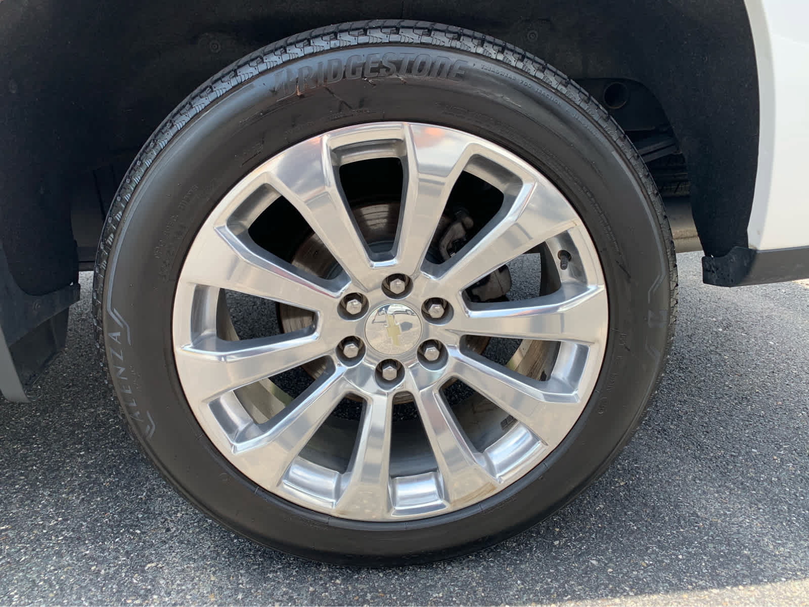 Used 2019 Chevrolet Silverado 1500 High Country w/ Technology Package AWD/4WD image 7