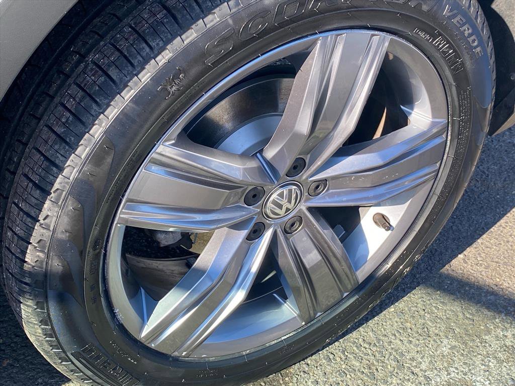 Used 2020 Volkswagen Tiguan SEL image 22