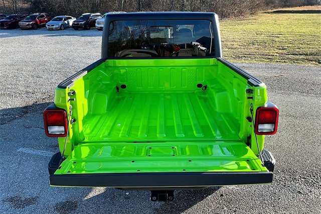 Used 2021 Jeep Gladiator Willys image 36