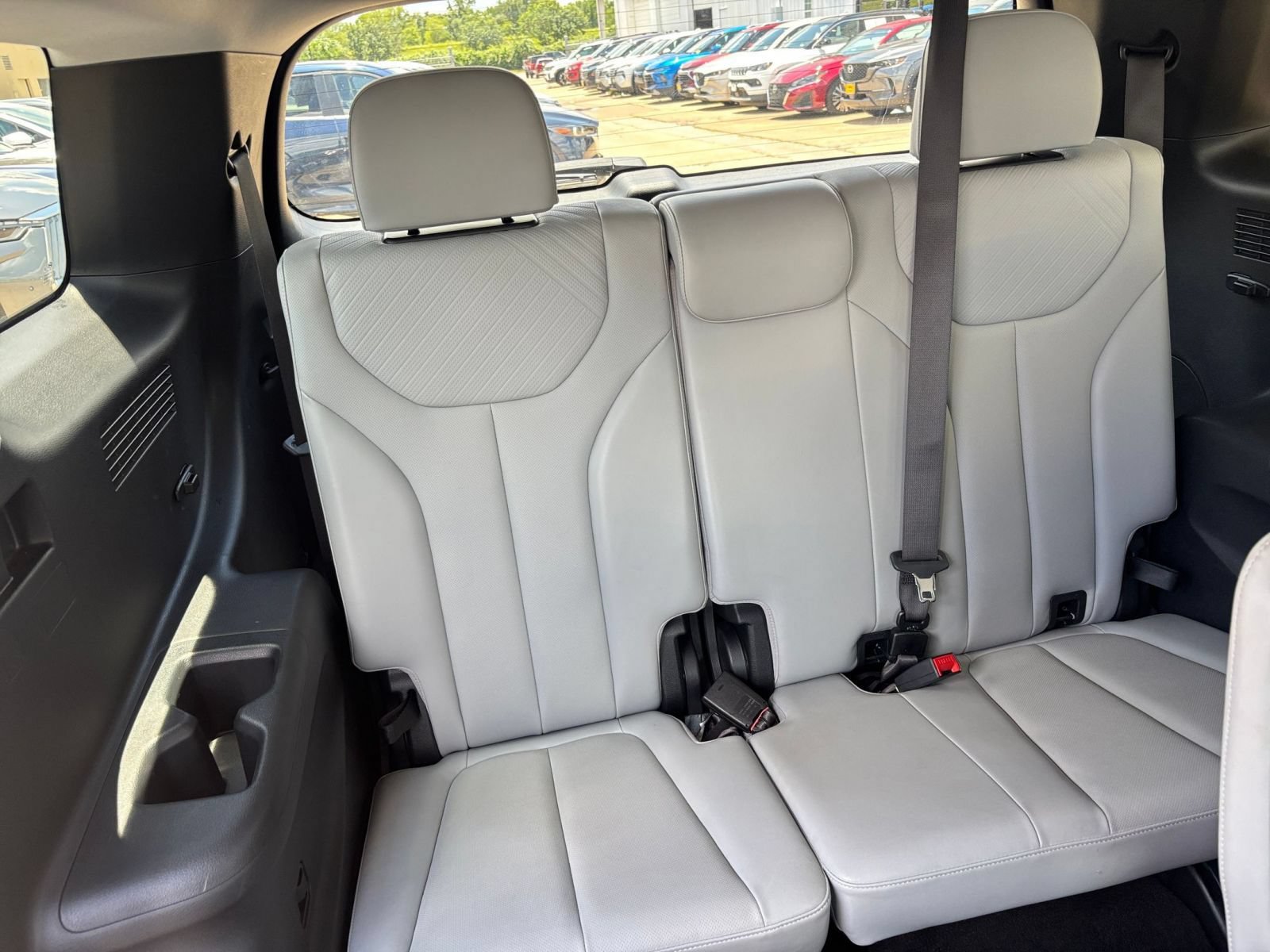 Used 2025 Hyundai Palisade SEL FWD image 32