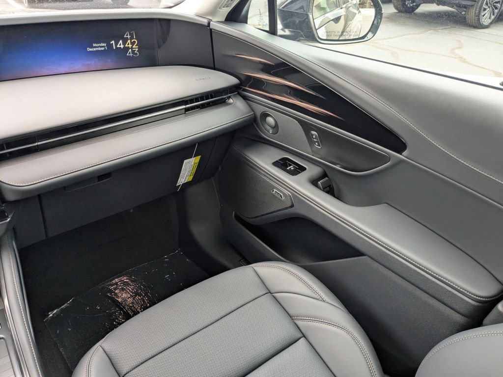 New 2026 Lincoln Nautilus Premier w/ Equipment Group 102A AWD/4WD image 17