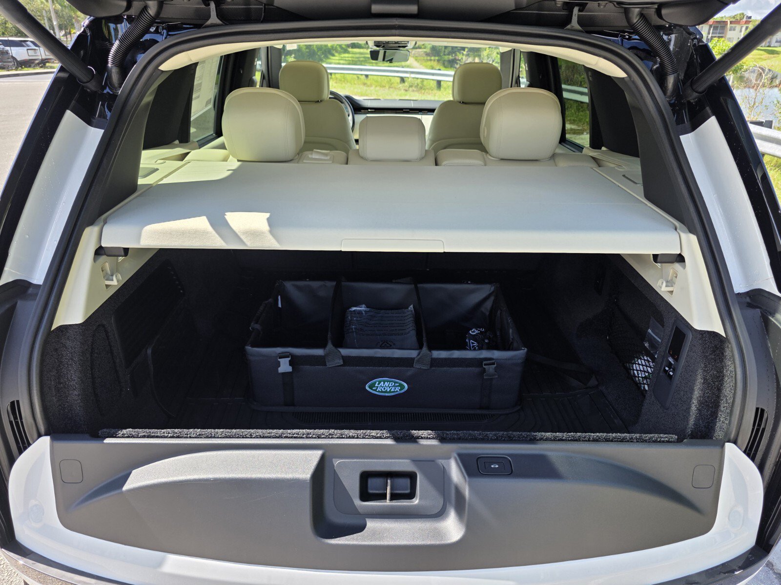New 2026 Land Rover Range Rover SE AWD/4WD image 14