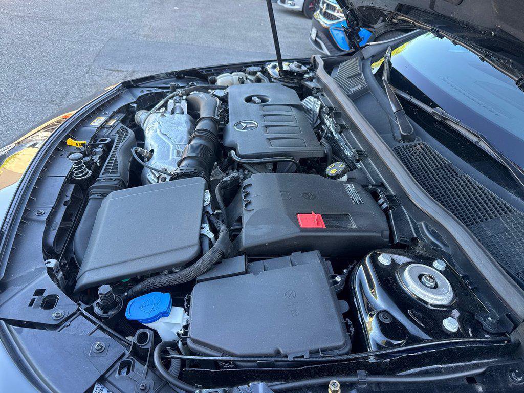 Used 2022 Mercedes-Benz CLA 250 4MATIC image 32