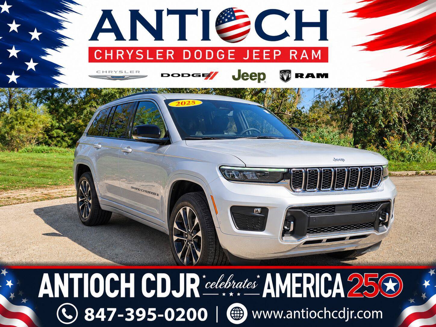 Used 2025 Jeep Grand Cherokee Overland w/ Luxury Tech Group IV AWD/4WD image 1